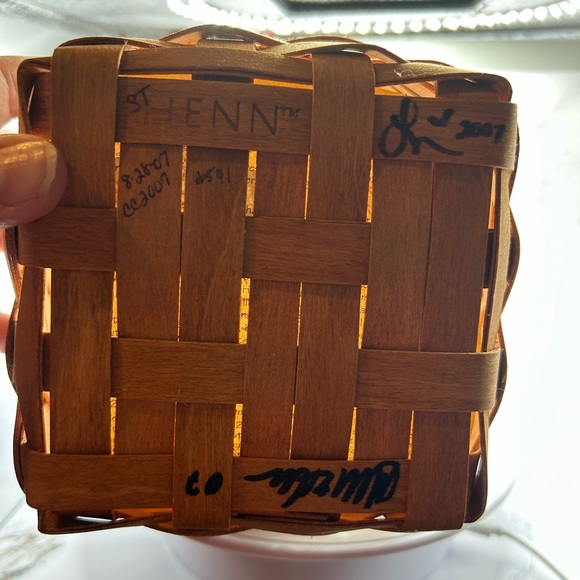 Henn Mini Half Bushel Basket 2007 limited edition - Picture 5 of 5